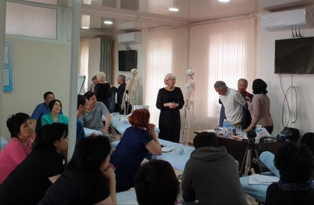 Заключительный день последипломного семинара Jean-Marie Michelin (France) «Гинекология, беременность в остеопатии», г.Бишкек. 